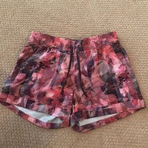 Women’s Lululemon Shorts Size:6